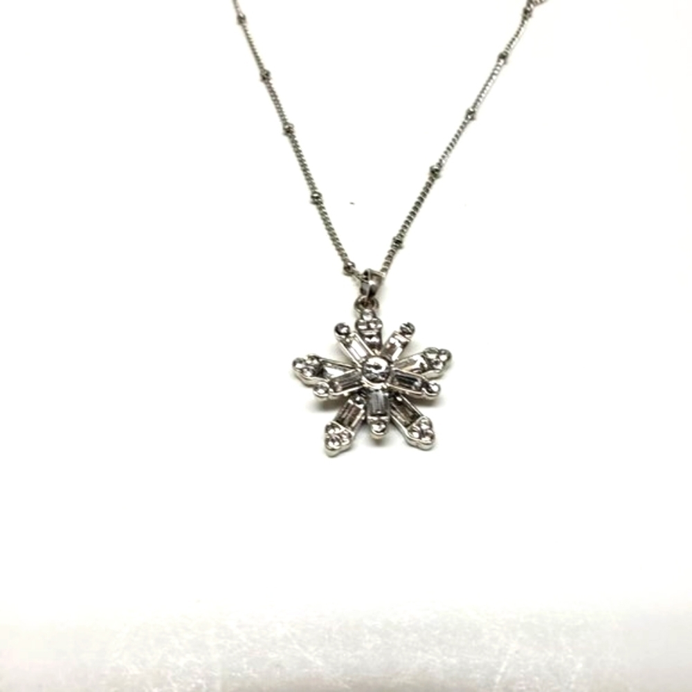 AVENUE Silver-tone Sparkling Crystals Snowflakes Pendant Necklace with Earrings - Picture 3 of 13